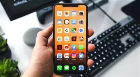 Apple Will Inform iPhone Users When They're Targets Of State-Sponsored ...