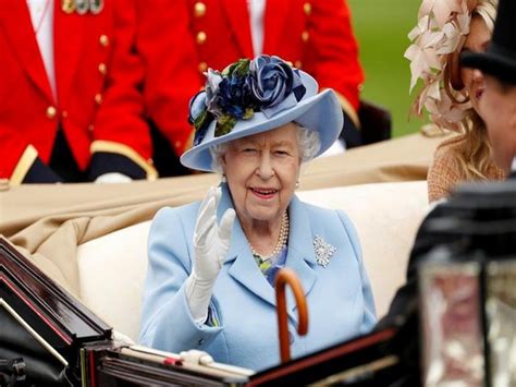 Royals usher in day 1 of the Ascot races in style