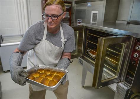 Culinary arts class, Lakin Correctional Center, Mason County | News ...