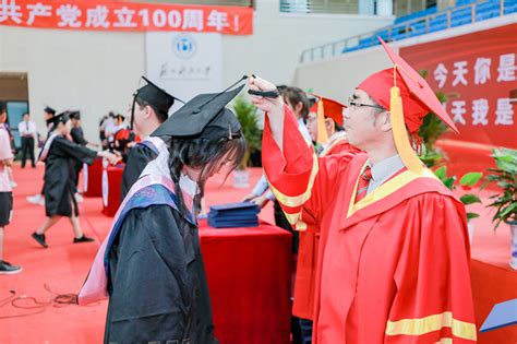 江苏科技大学苏州理工学院隆重举行2023届学生毕业典礼