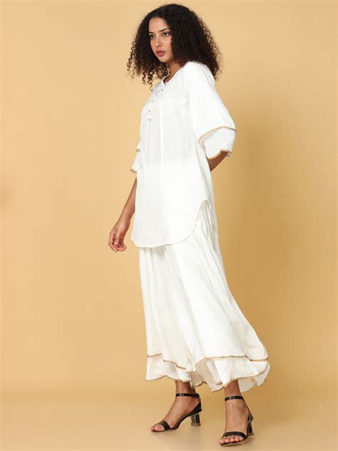 Hassu's Women White Bell Sleeves Rayon Solid Pathani Short Length Jewe