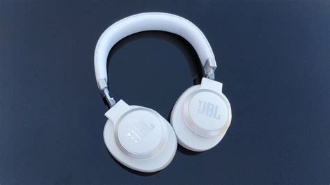 How To Use JBL Noise Cancelling Headphones | Robots.net