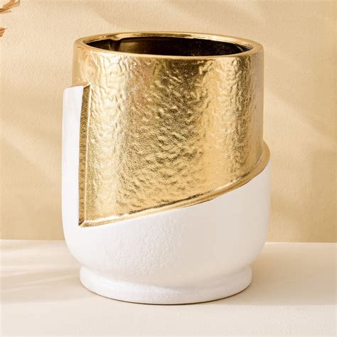 Buy Evoke Ivy Ceramic Vase from Home Centre at just INR 1899.0