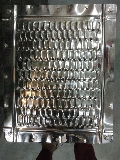 Kitchen Trust® Stainless Steel Kaddu Kash & Vegetable Grater | Handy ...