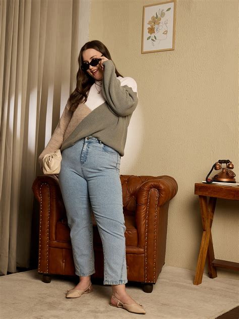 Women Colourblocked White, Brown, & Grey Round Neck Drop-Shoulder ...