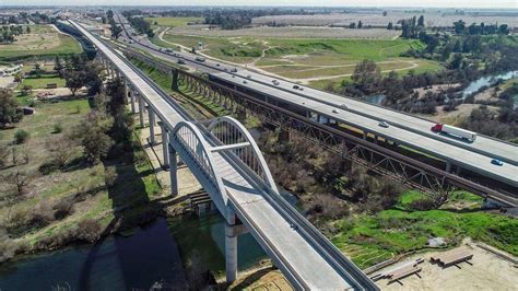 CA high-speed rail’s plans private sector deal, track work in 2026 ...