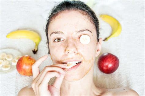 Home Remedies For Under Eye Wrinkles And Dark Circles | Femina.in