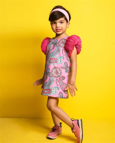 CARREY – Sayaanika