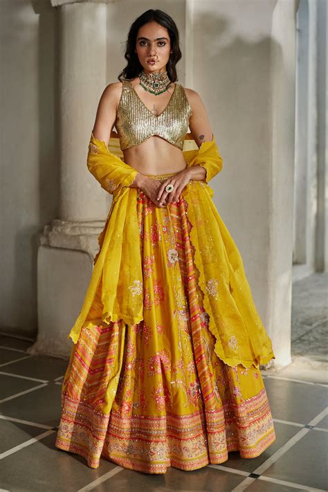NARU LEHENGA SET – paulmiandharsh