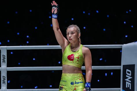 ONE 169 में अयाका मियूरा Vs. माकारेना अरागोन, कोंगथोरानी Vs. तगीर ...