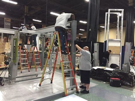 Beyond Exhibit Logistics: Customer Reviews, Stands and Services