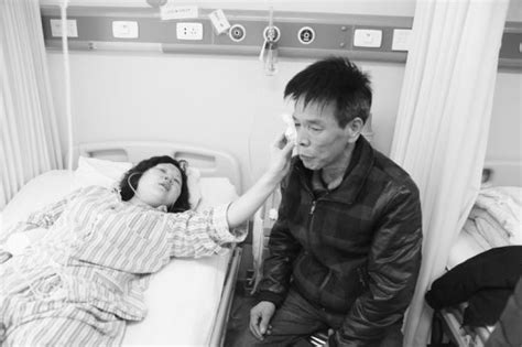 泸州11岁重病男孩不愿治疗 只想闭眼前见一眼妈妈
