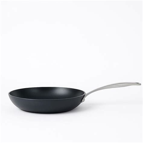 Black Eisen Cast Iron Frypan With Steel Handel – Prabha