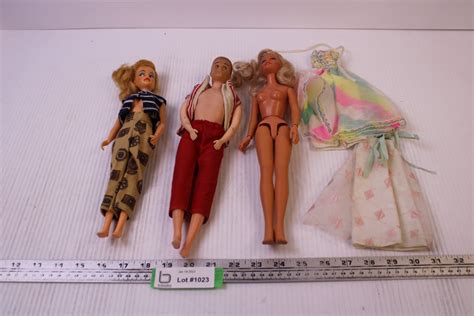 (3) Old Barbies + Clothes - Bodnarus Auctioneering