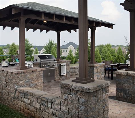 15 Outdoor Kitchen Countertops (Ideas + Tips) | Install-It-Direct