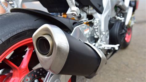 Aprilia Tuono 2015 V4 Factory Bike Photos - Overdrive