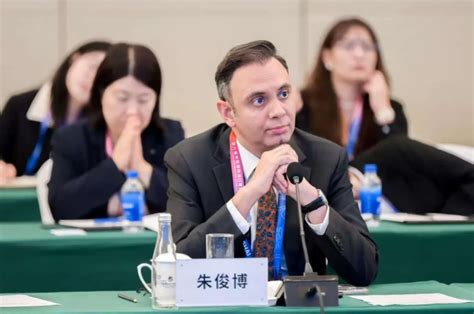 CBBC Meets MOFCOM Vice Minister, Ling Ji at CIIE | Insights | CBBC
