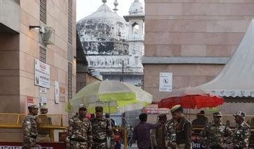 Devotees, priests begin offering prayers in Gyanvapi mosque complex ...