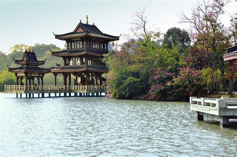 杭州西湖旅游景区景点,杭州西湖在哪里怎么坐车,杭州西湖好玩吗,杭州西湖门票费用多少钱-驴八婆旅游网