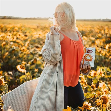 Albanese Gummy Peach Rings Peg Bags: 12-Piece Box – Candy Warehouse