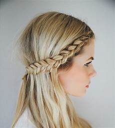 Easy Hairstyles by 11 Easy Hairstyles For Snowy Days Brit Co Easy Hairstyles