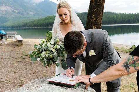 Wedding officiant registration | Beachweddingtips.com