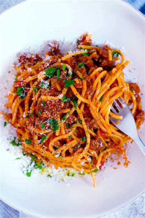 How to Make Simple Yet Delicious Spaghetti with Ground Beef and Prego Sauce