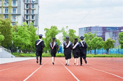 调查显示：94.6%大学生看重毕业“仪式感”