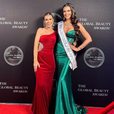 Ashley Cafagna Tesoro (@ashleytesoro) • Instagram photos and videos