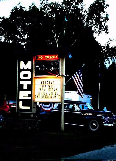 LAMPLIGHTER INN (Three Hills) - B&B Reviews, Photos, Rate Comparison ...