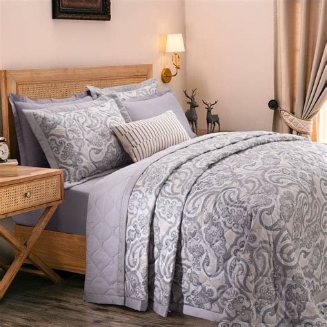 Modern Paisely Neutral