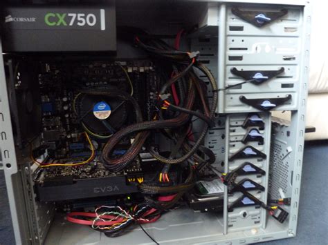 Computer Box Inside 的图像结果