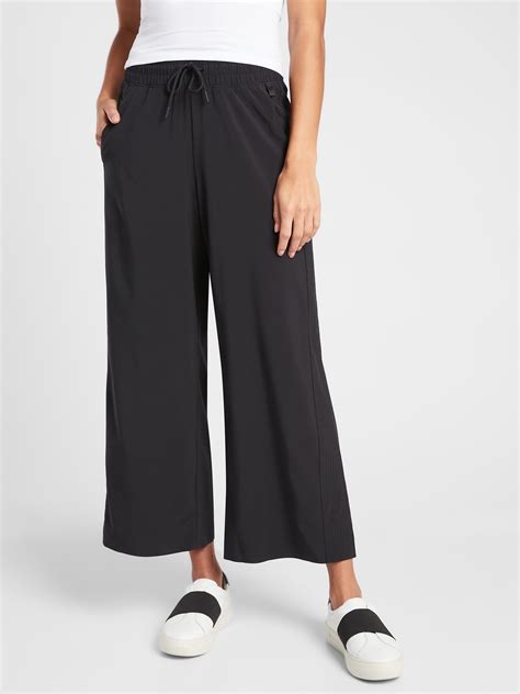 Athleta Women's Avenue Wide Leg Crop Pant Black Tall Size 8 | Wide leg ...