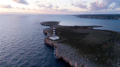 The Isla del Aire, the highest lighthouse in Menorca