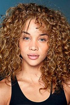 Curly Hair by 31 Curly And Wavy Hair Ideas To Try This Curly Hair