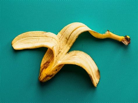 Does Banana Peel Help In Hair Growth? | TheHealthSite.com