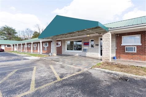 OYO Hotel Cave City KY in Cave City KY| Book @ $39 and Get 33% Off
