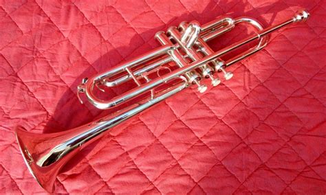SAI Musicals Bb Pitched Chrome Plated Brass Trumpet with Mouthpiece and ...