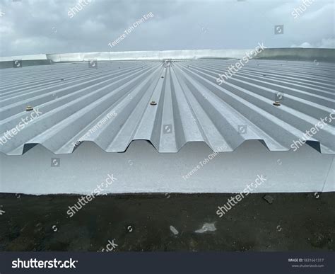 3,504 Metal Roof Decking Images, Stock Photos & Vectors | Shutterstock