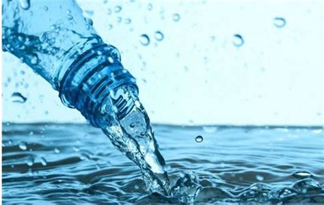 人体每日需要补多少水？