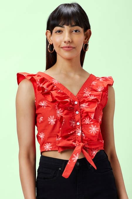 Red Printed Casual Sleeveless V-Neck Women Regular Fit Tops - Selling ...