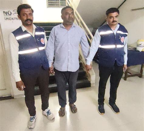 Haathb Gram Panchayat VCE Caught Taking Bribe For Marriage Certificate