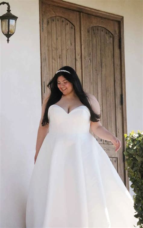 Simple Plus-Size Sweetheart Wedding Dress with Pockets - Essense of Australia Wedding Dresses