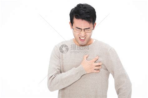 成年男性身体不舒服心脏疼高清图片下载-正版图片501690553-摄图网