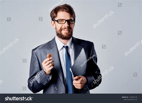 Man Business Suit HandsUp 的图像结果
