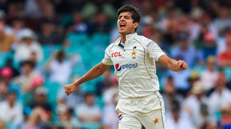 'Veterans being shown how its done' - Fans drool over Khurram Shahzad ...