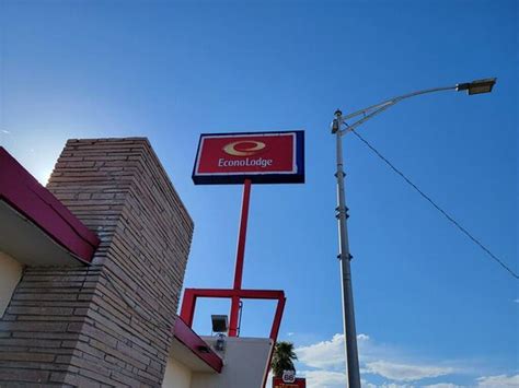ECONO LODGE (Needles) - Hotel Reviews, Photos, Rate Comparison ...