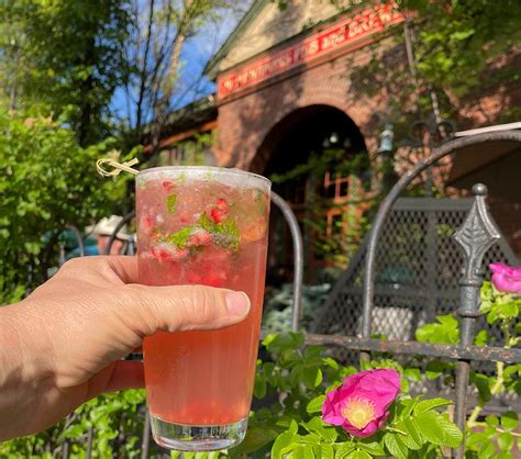 Bend’s Happy Hours Not To Miss — Bend Magazine