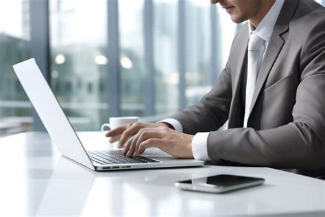 Businessman with Laptop 的图像结果