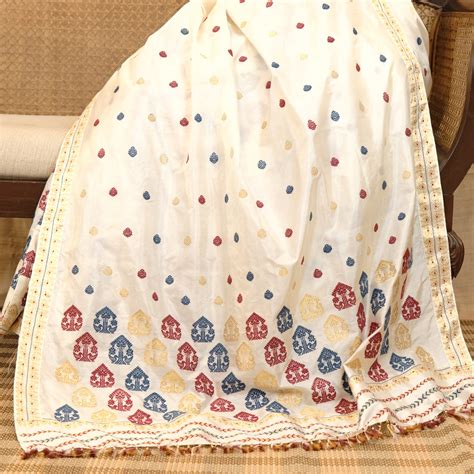 Mekhela Sador - Paat silk
